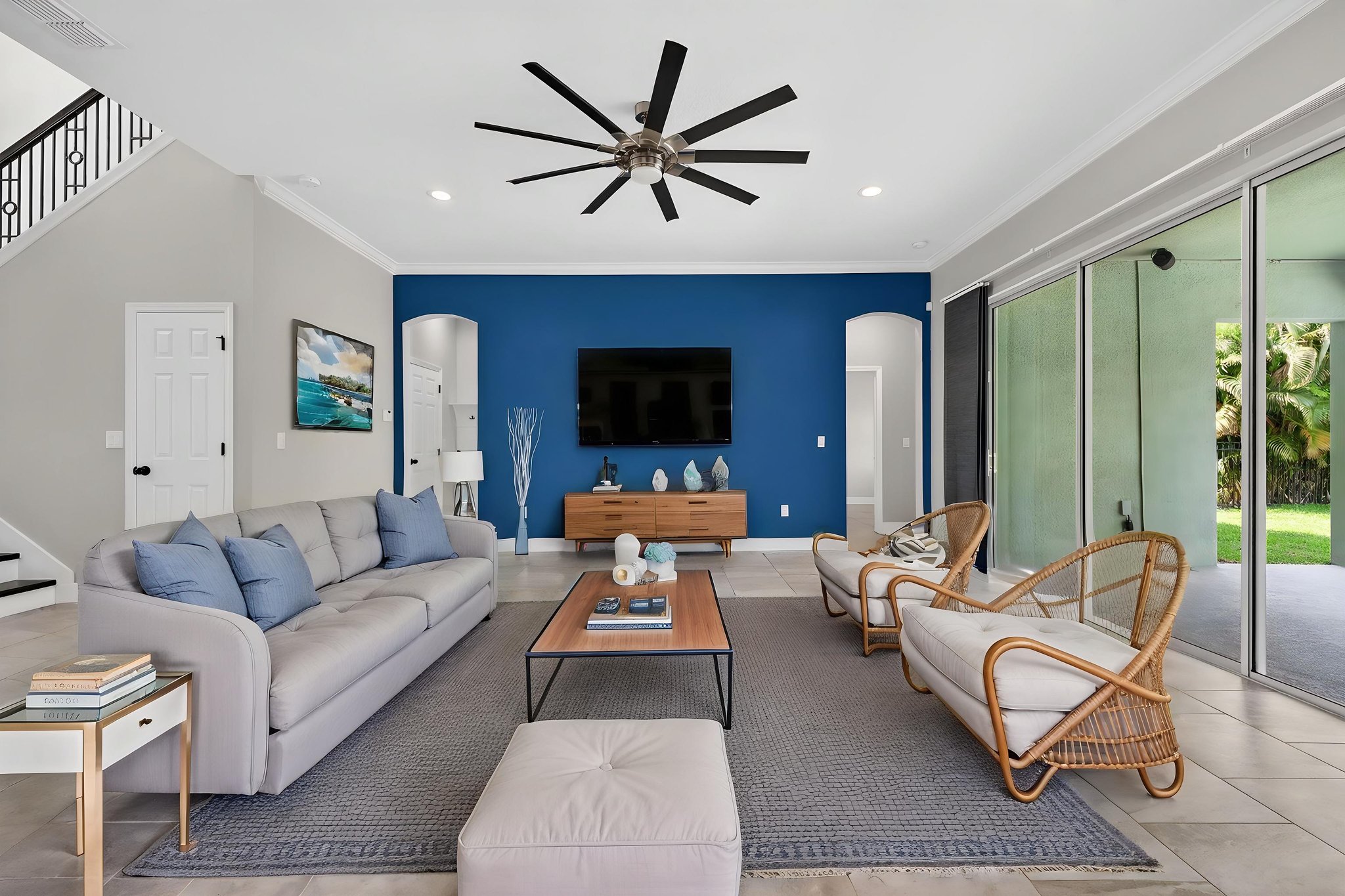 DSC04823 virtually staged.jpeg