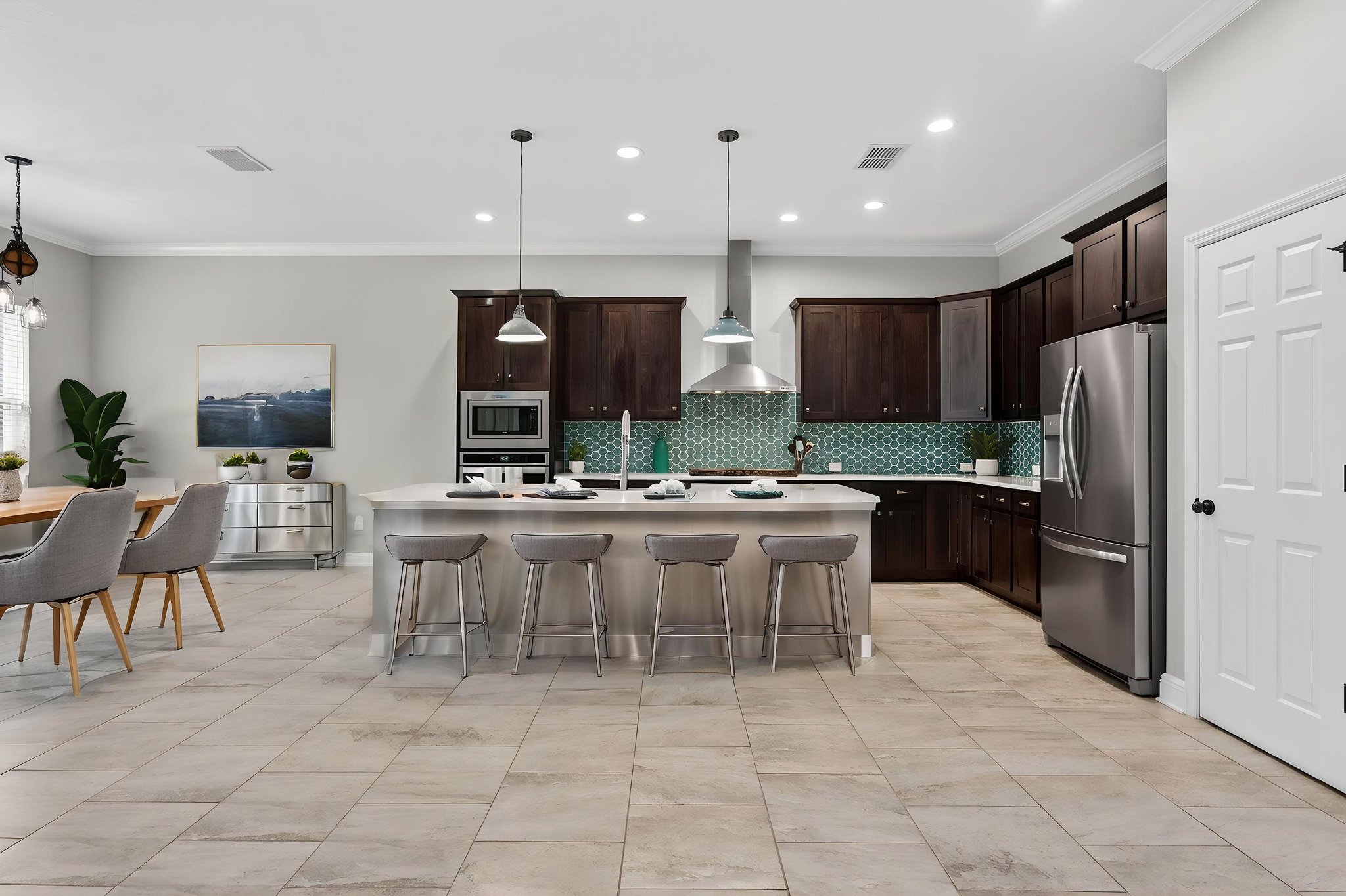 DSC04848 virtually staged.jpeg