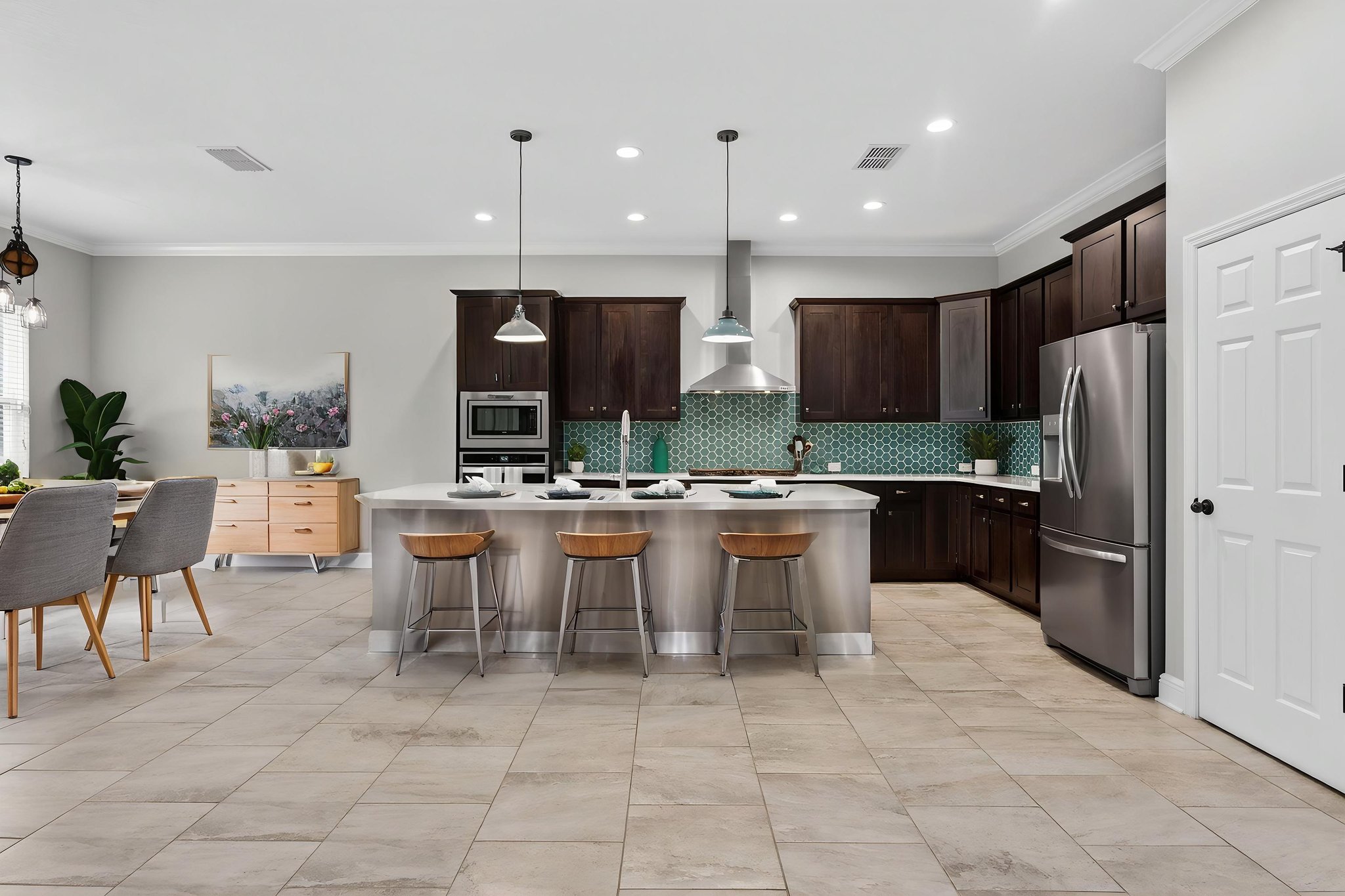 DSC04848 virtually staged.jpeg