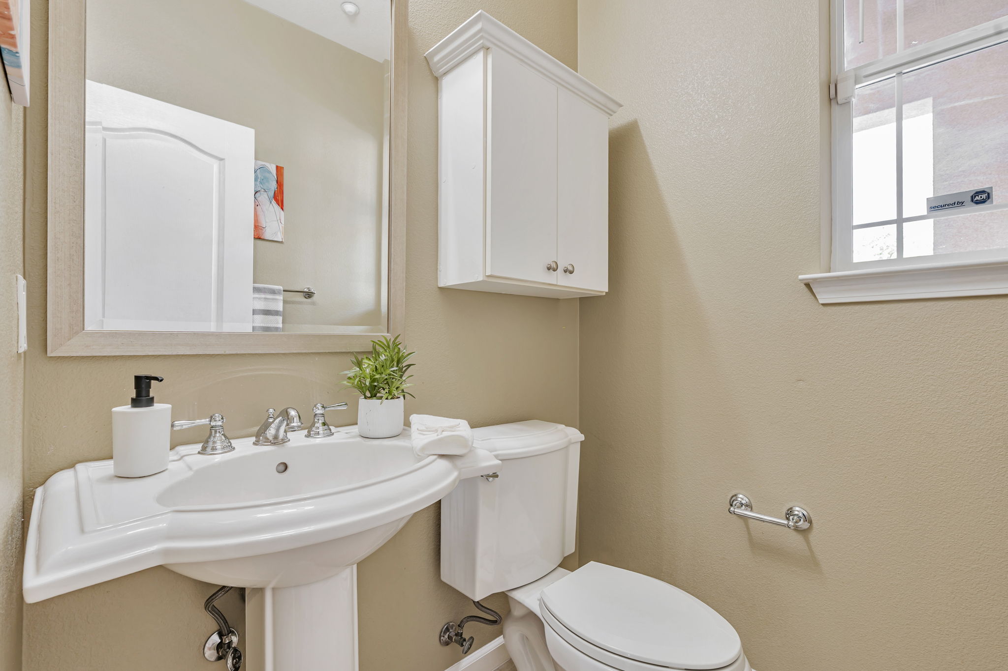 041_6313 Byron Ln