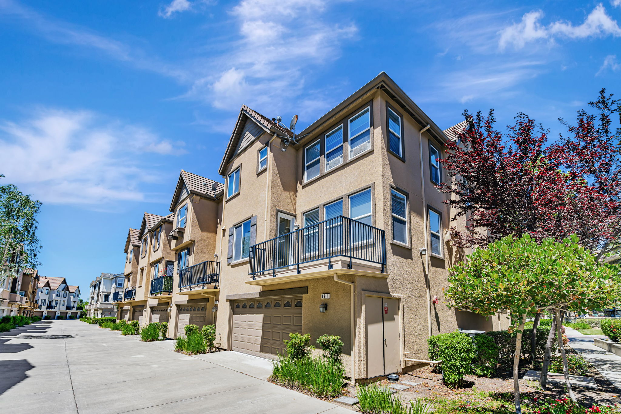 048_6313 Byron Ln