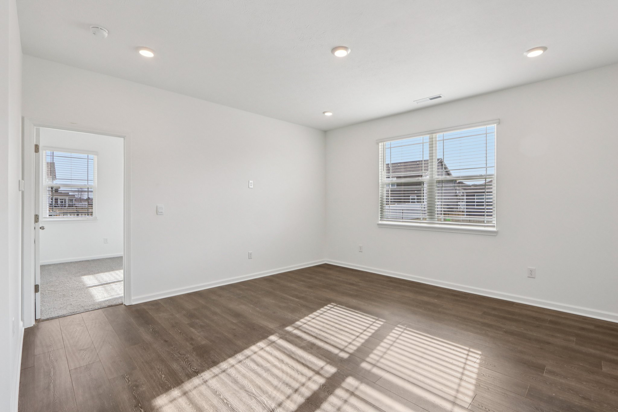 Flag Stop Dr-S2401-006.jpg