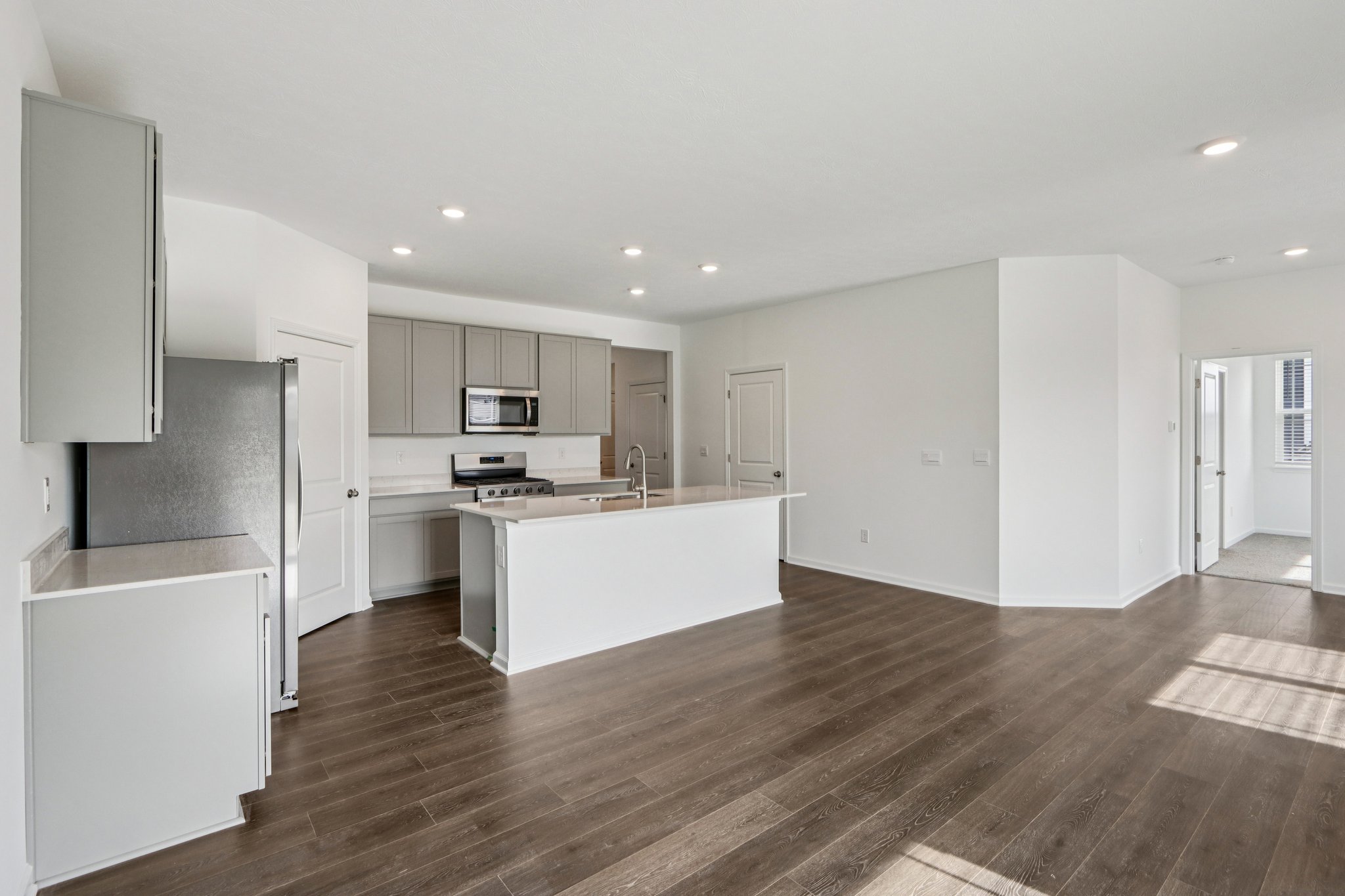 Flag Stop Dr-S2401-011.jpg