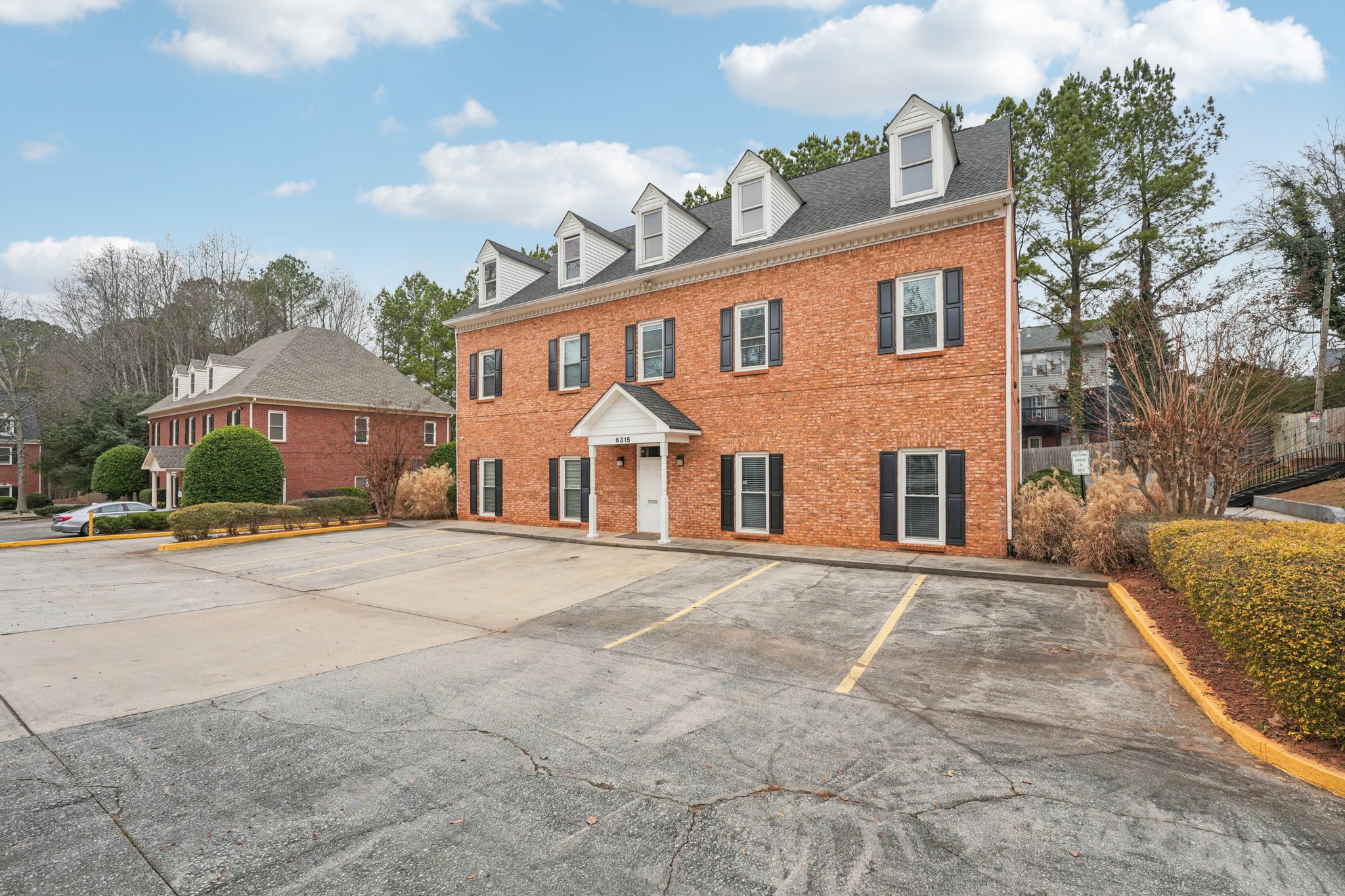 Amherst Ct-S0301-006.jpg