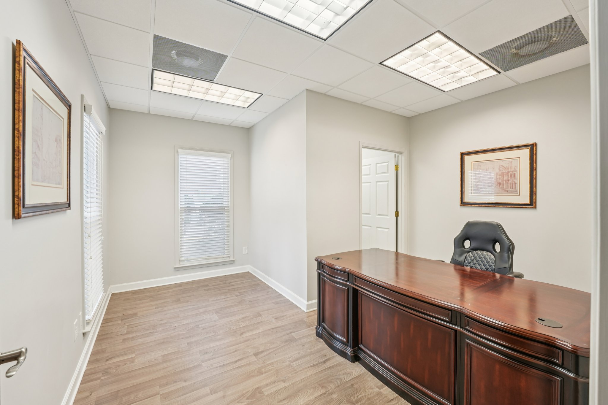 Amherst Ct-S0301-027.jpg