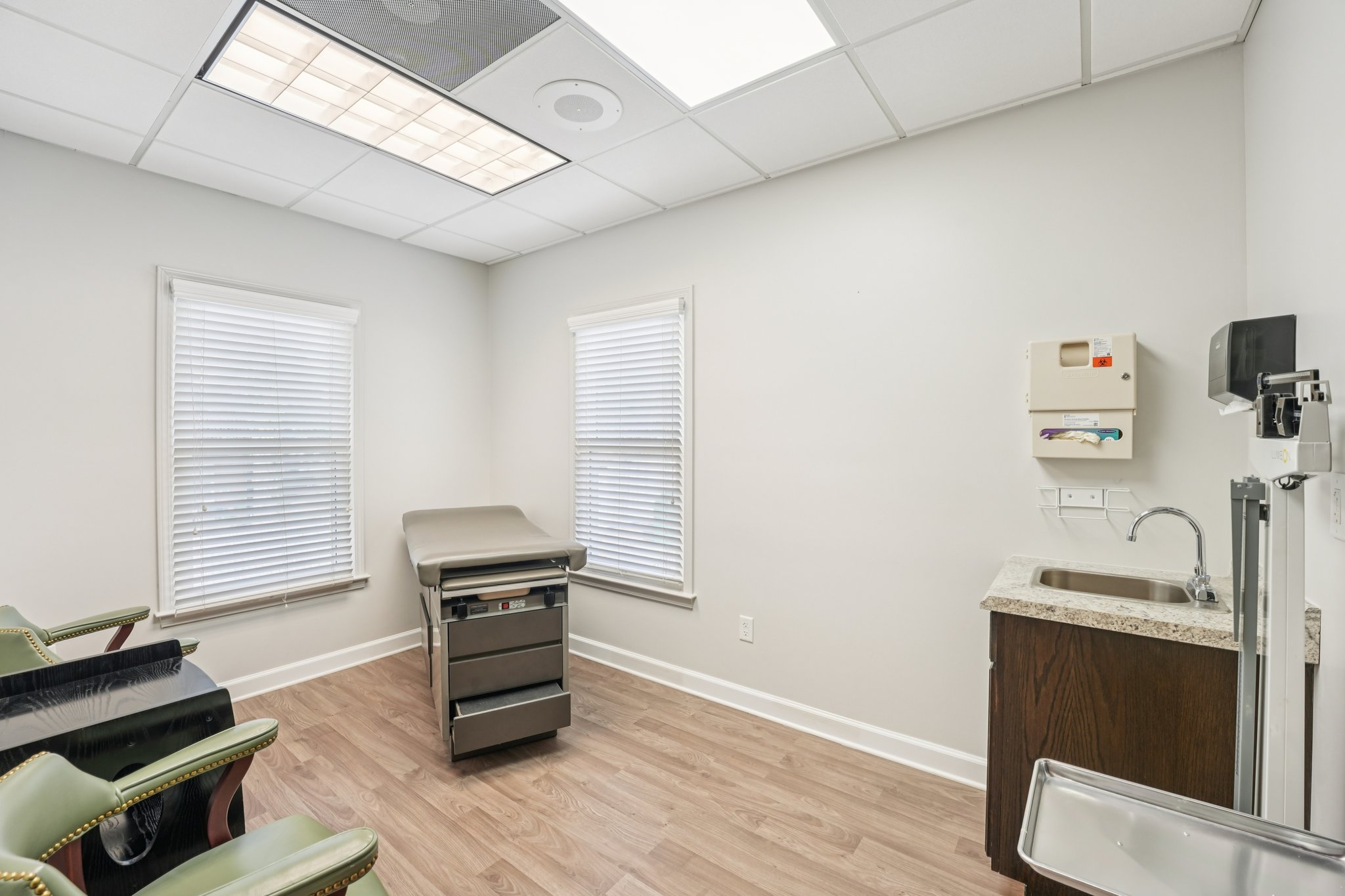 Amherst Ct-S0301-056.jpg