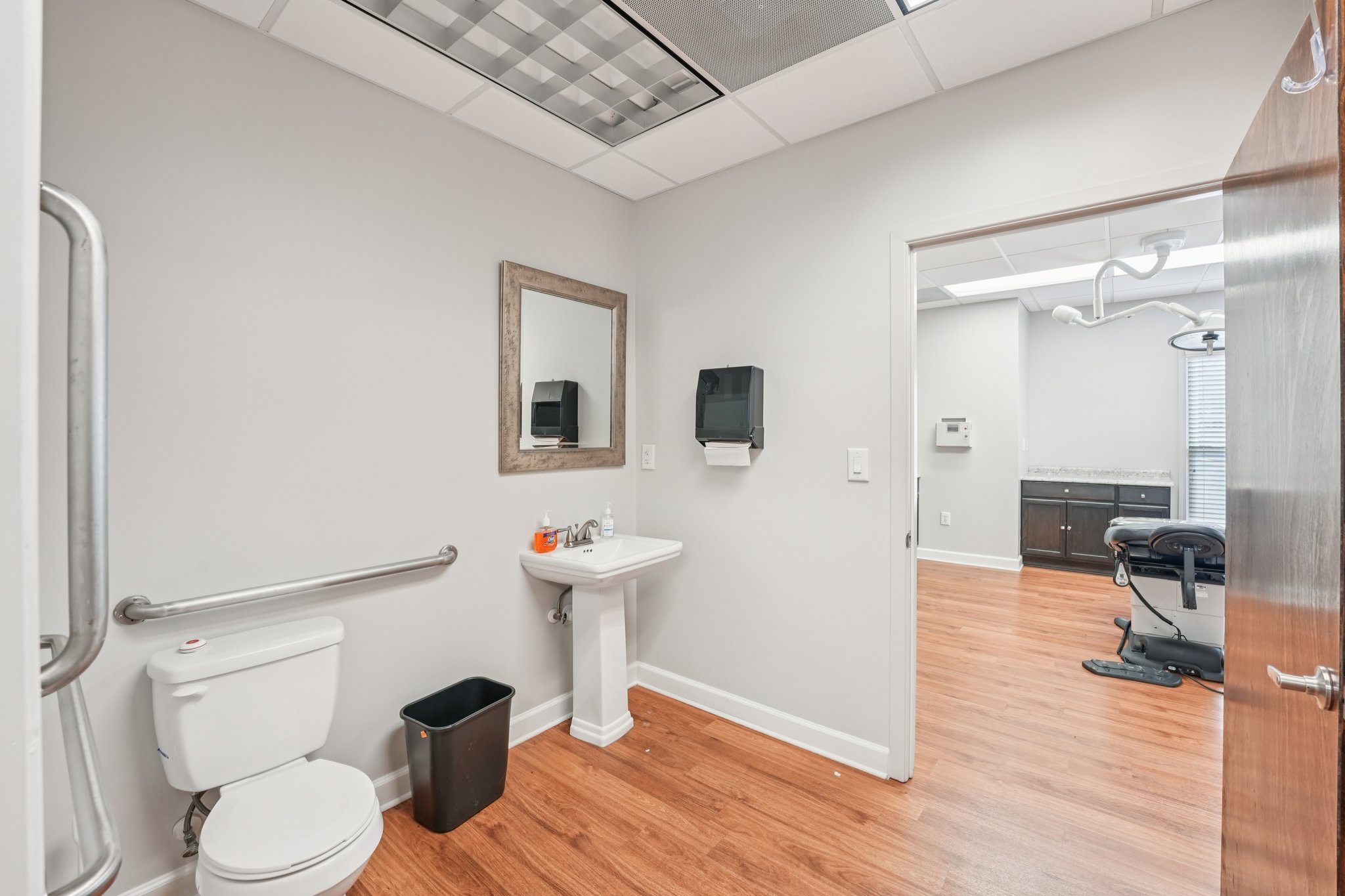 Amherst Ct-S0301-067.jpg