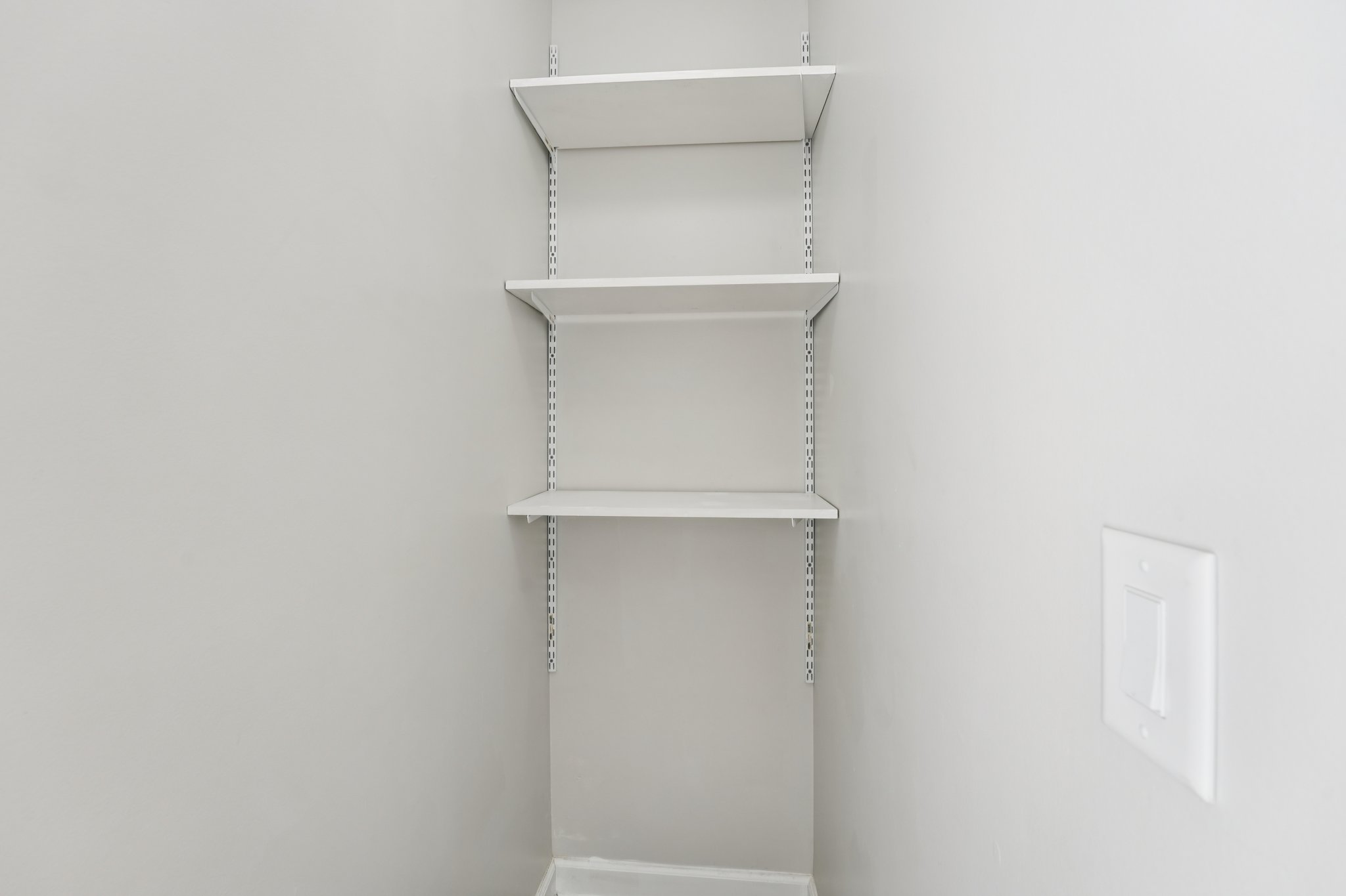 Amherst Ct-S0301-074.jpg