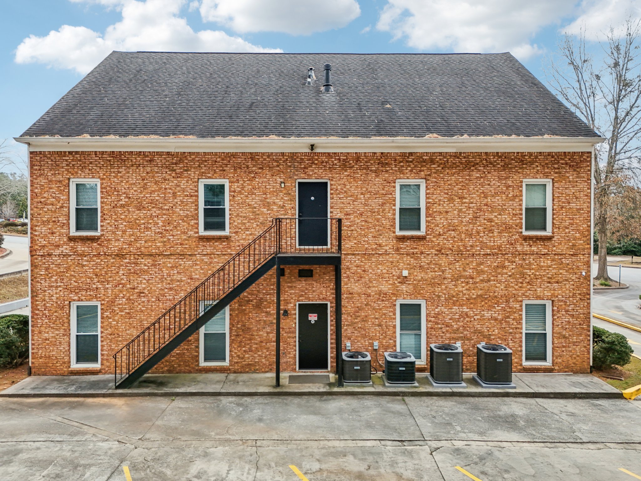 Amherst Ct-S0301-076.jpg