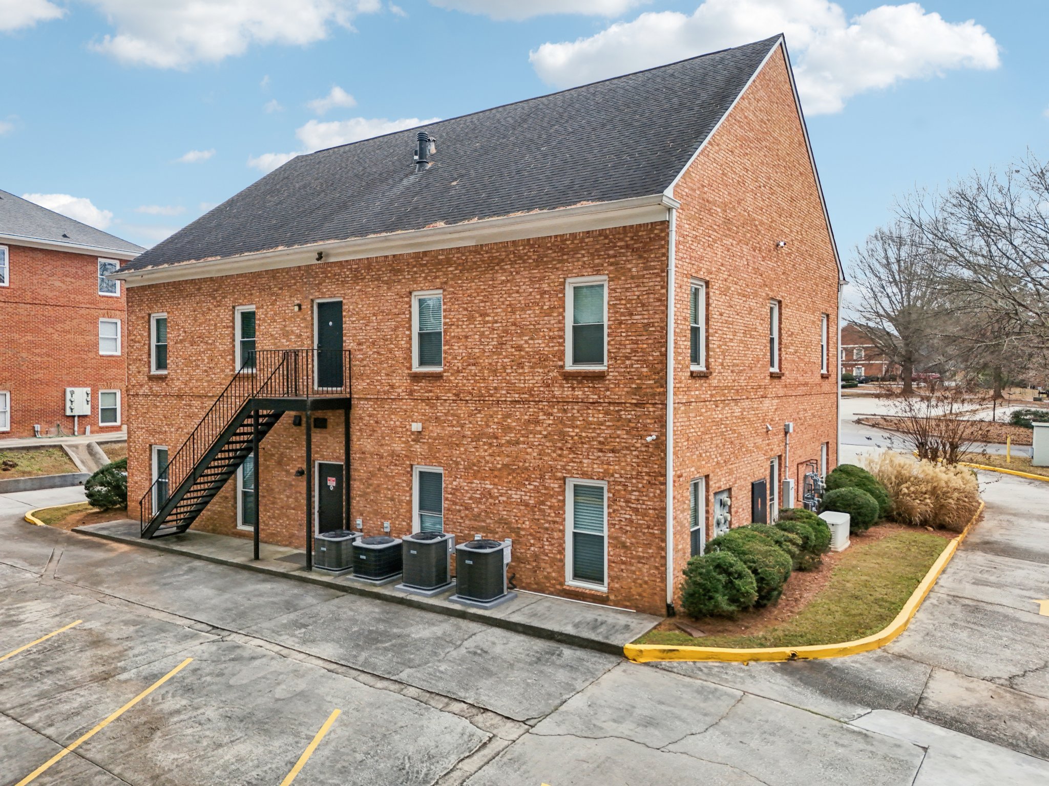 Amherst Ct-S0301-077.jpg