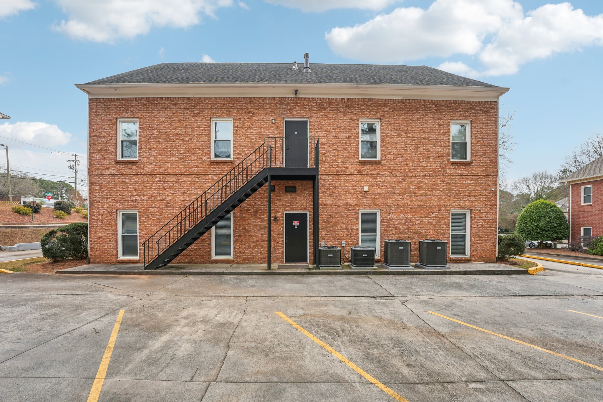 Amherst Ct-S0301-078.jpg