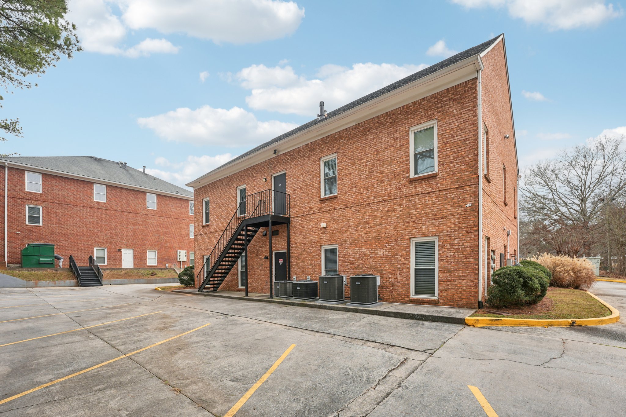 Amherst Ct-S0301-080.jpg