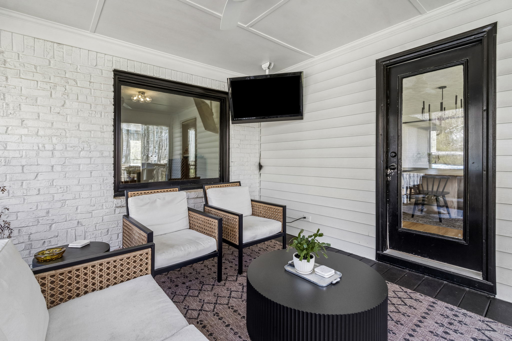 Screened-in Porch