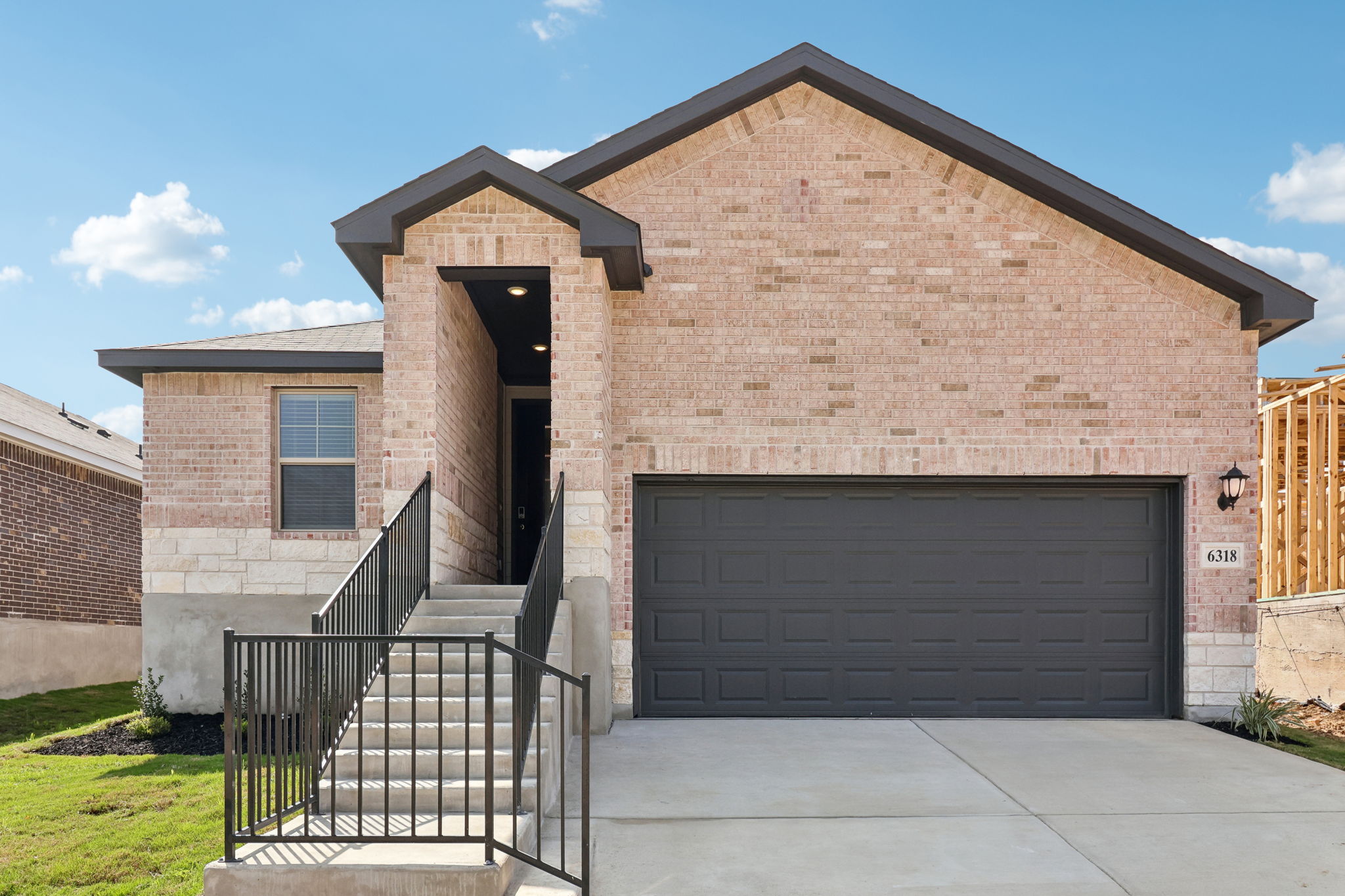 San Antonio - East Community - Comanche Ridge - 6318 Comanche Coyote, San Antonio, TX 78247 - 002