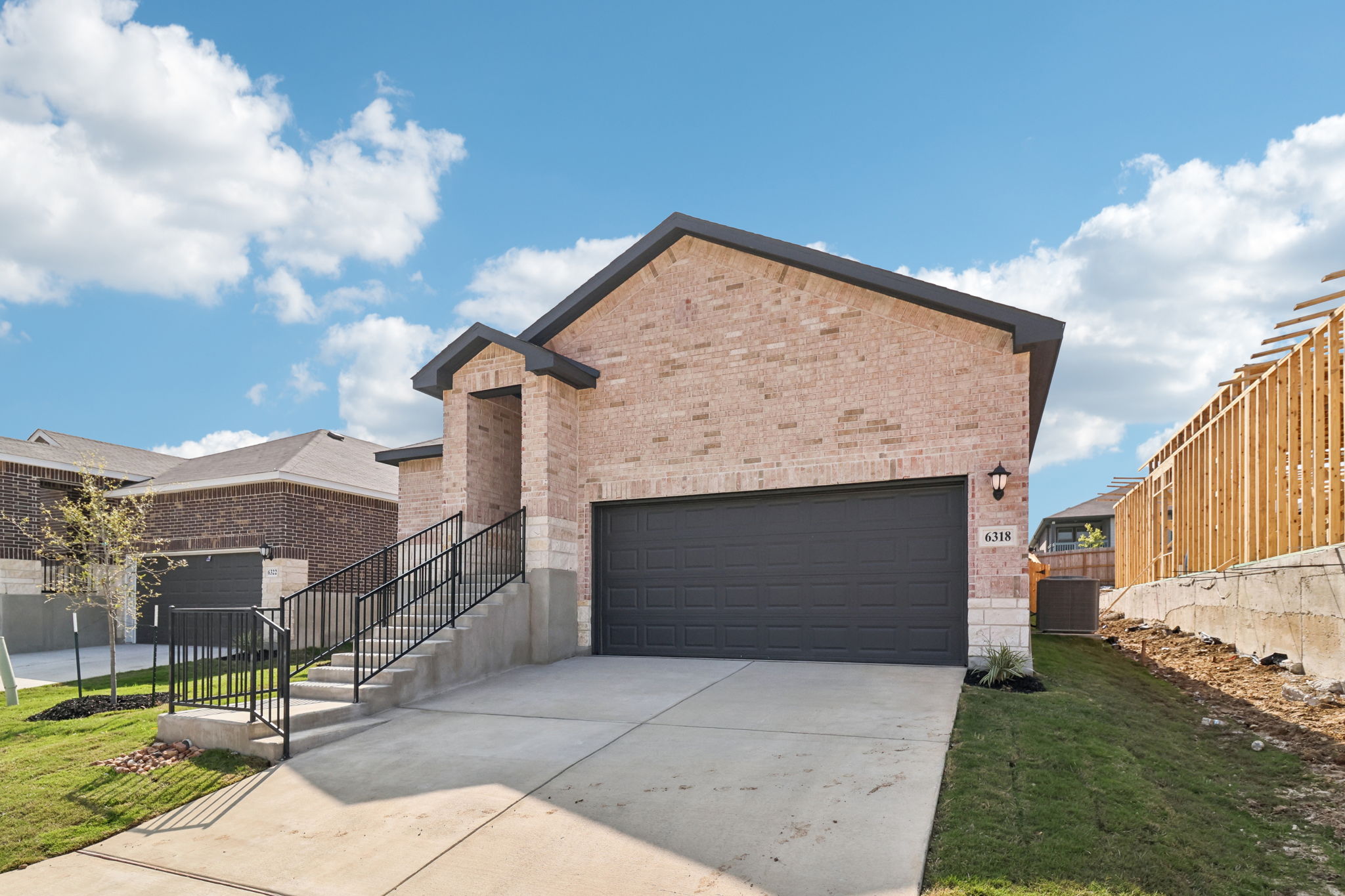 San Antonio - East Community - Comanche Ridge - 6318 Comanche Coyote, San Antonio, TX 78247 - 004