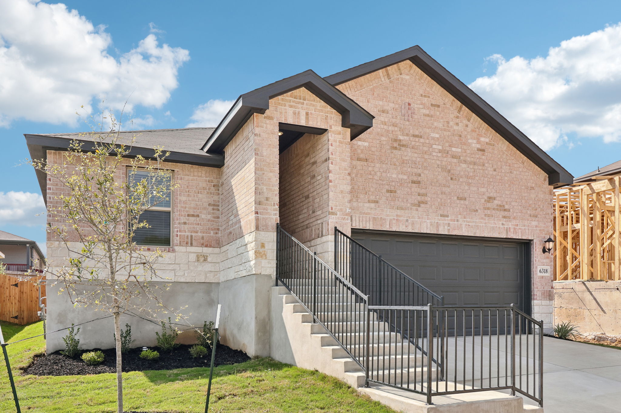 San Antonio - East Community - Comanche Ridge - 6318 Comanche Coyote, San Antonio, TX 78247 - 005