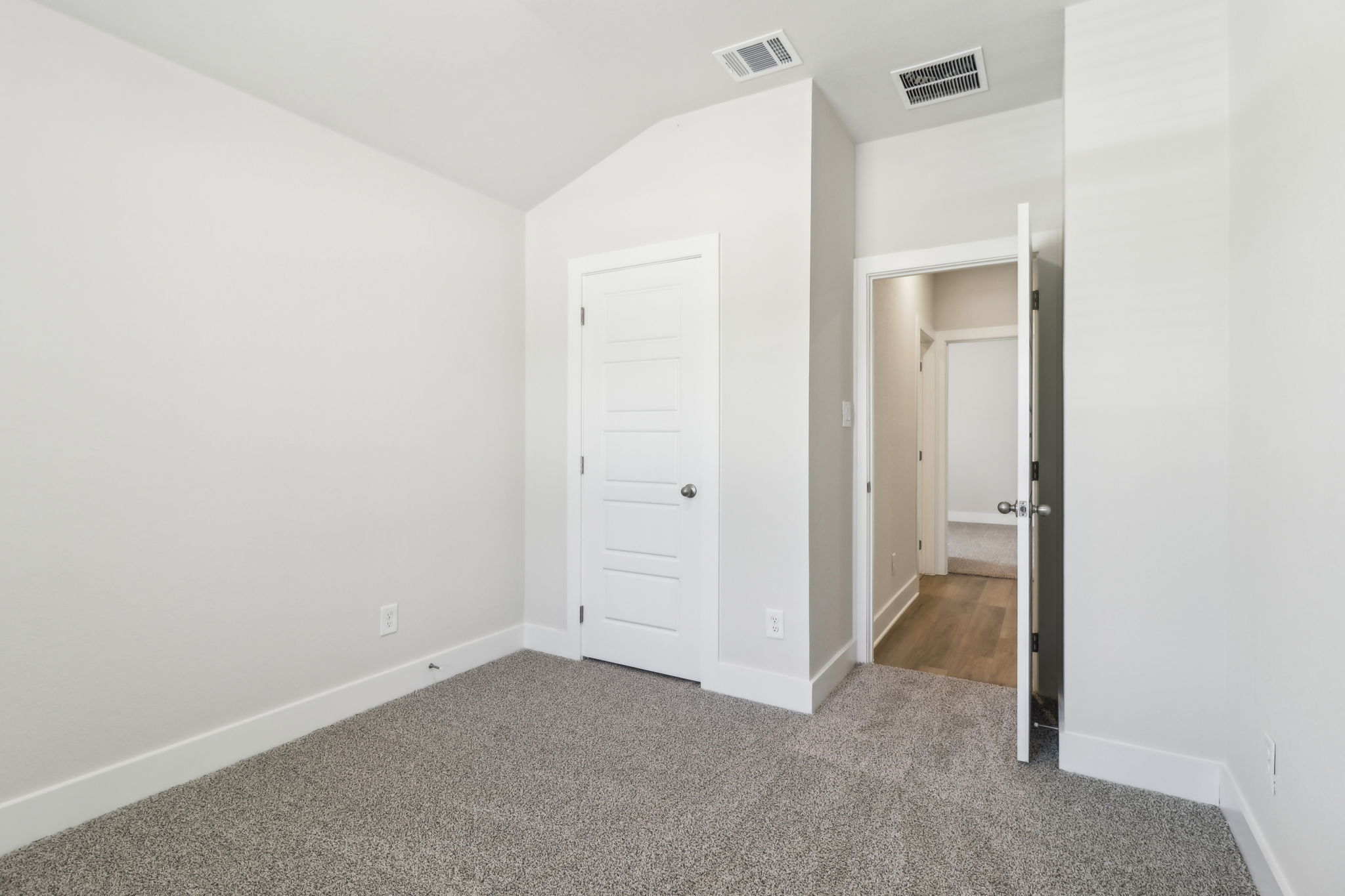 San Antonio - East Community - Comanche Ridge - 6318 Comanche Coyote, San Antonio, TX 78247 - 019