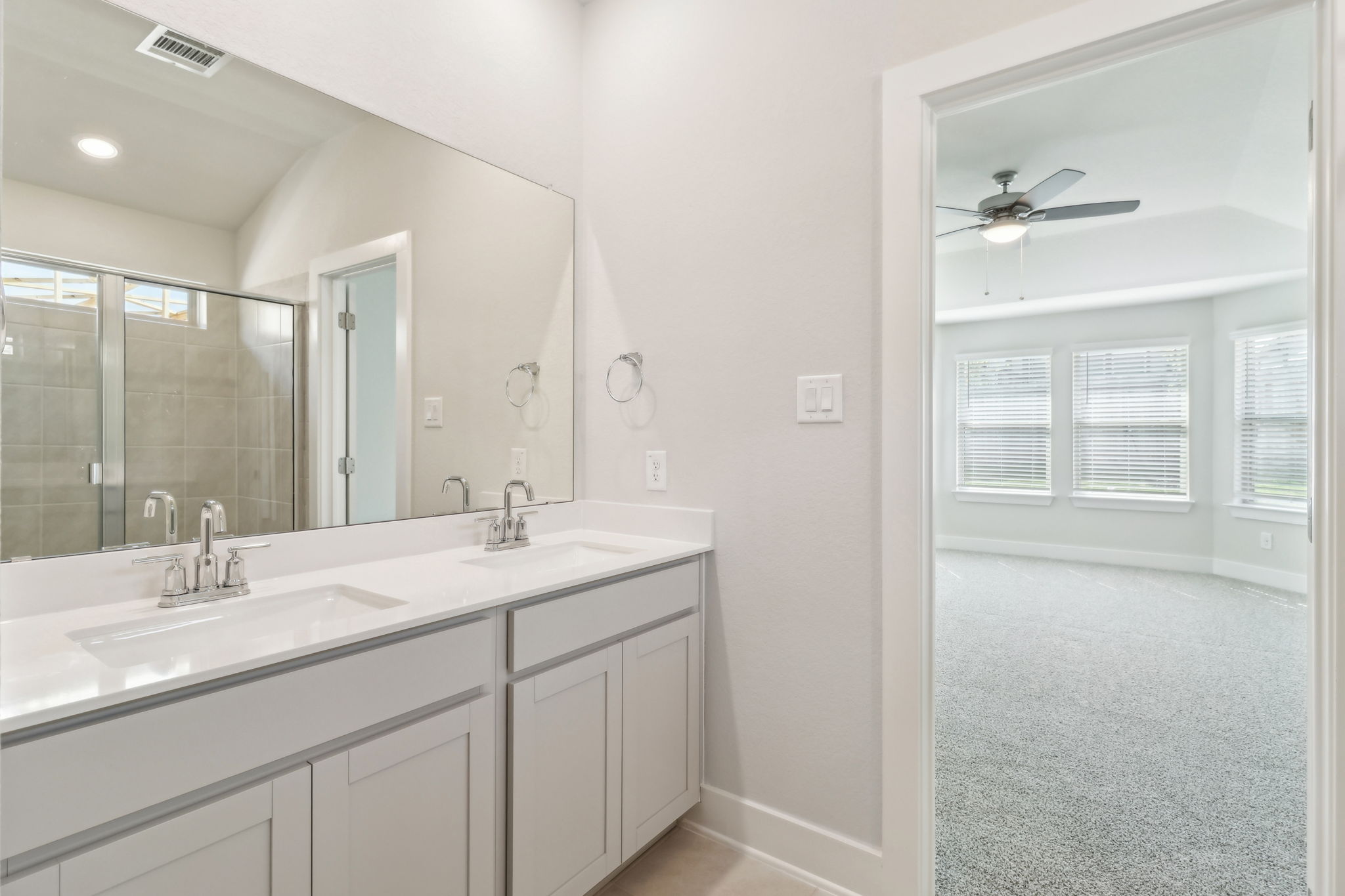 San Antonio - East Community - Comanche Ridge - 6318 Comanche Coyote, San Antonio, TX 78247 - 033