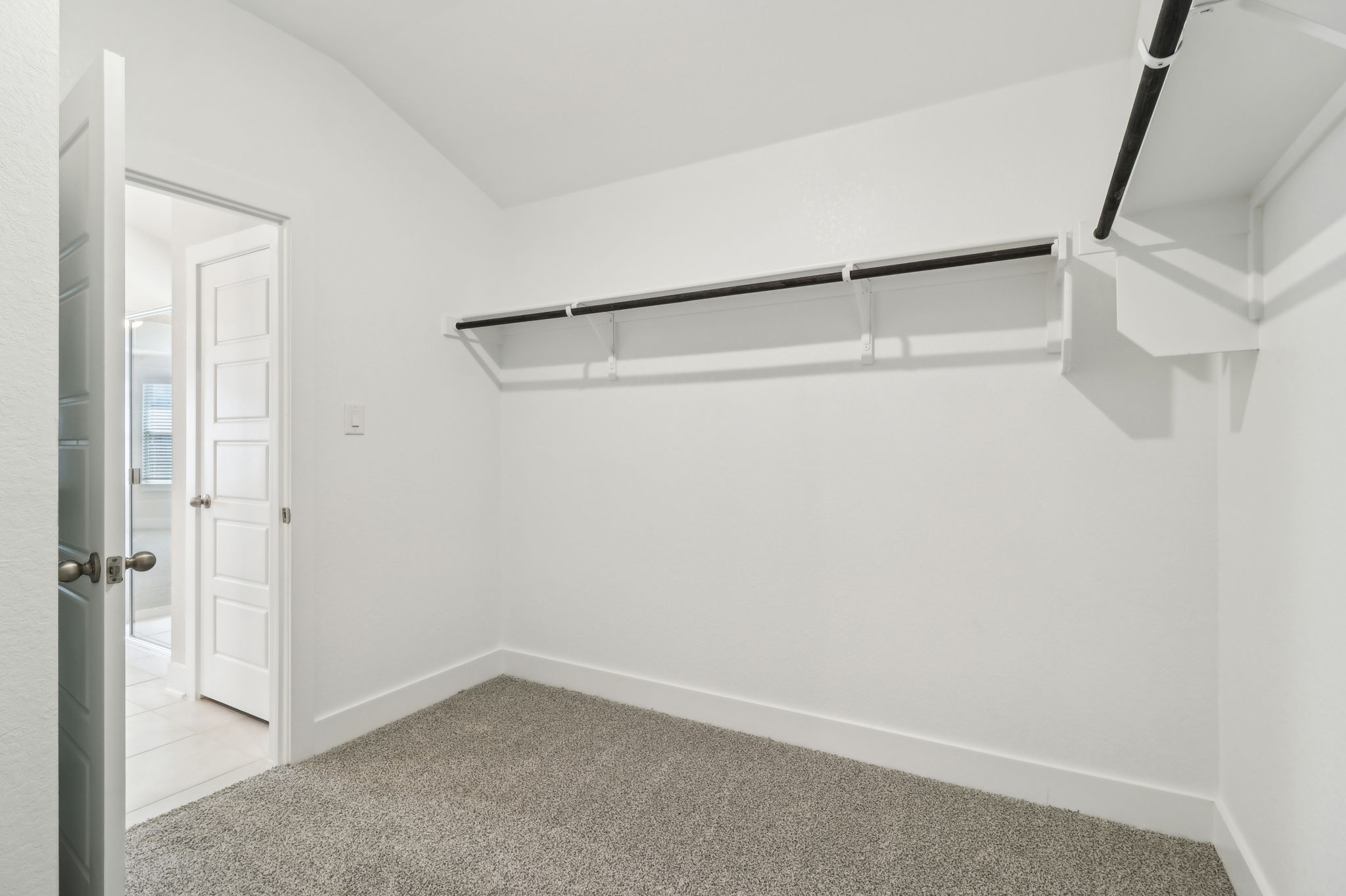 San Antonio - East Community - Comanche Ridge - 6318 Comanche Coyote, San Antonio, TX 78247 - 035