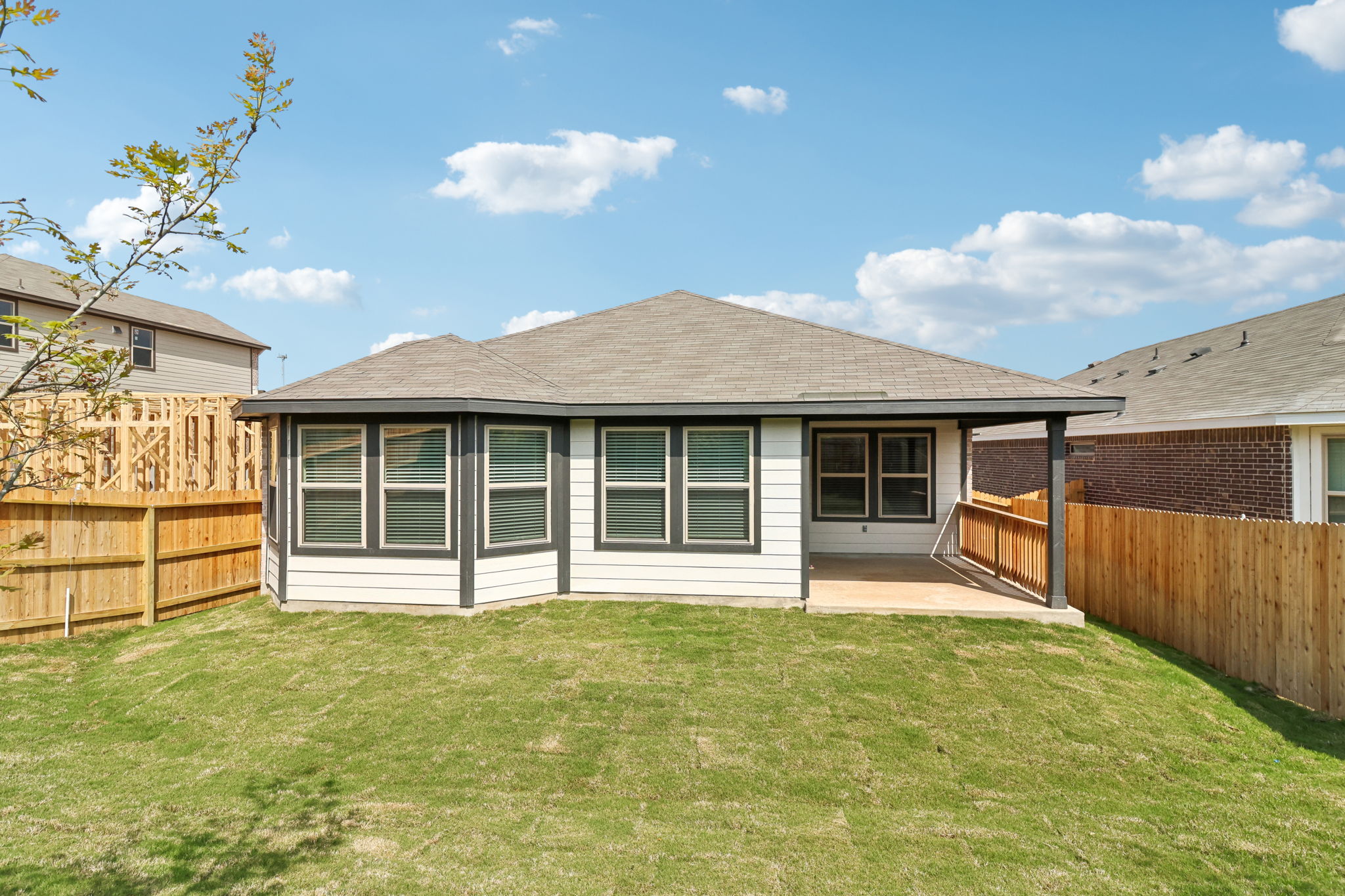 San Antonio - East Community - Comanche Ridge - 6318 Comanche Coyote, San Antonio, TX 78247 - 040