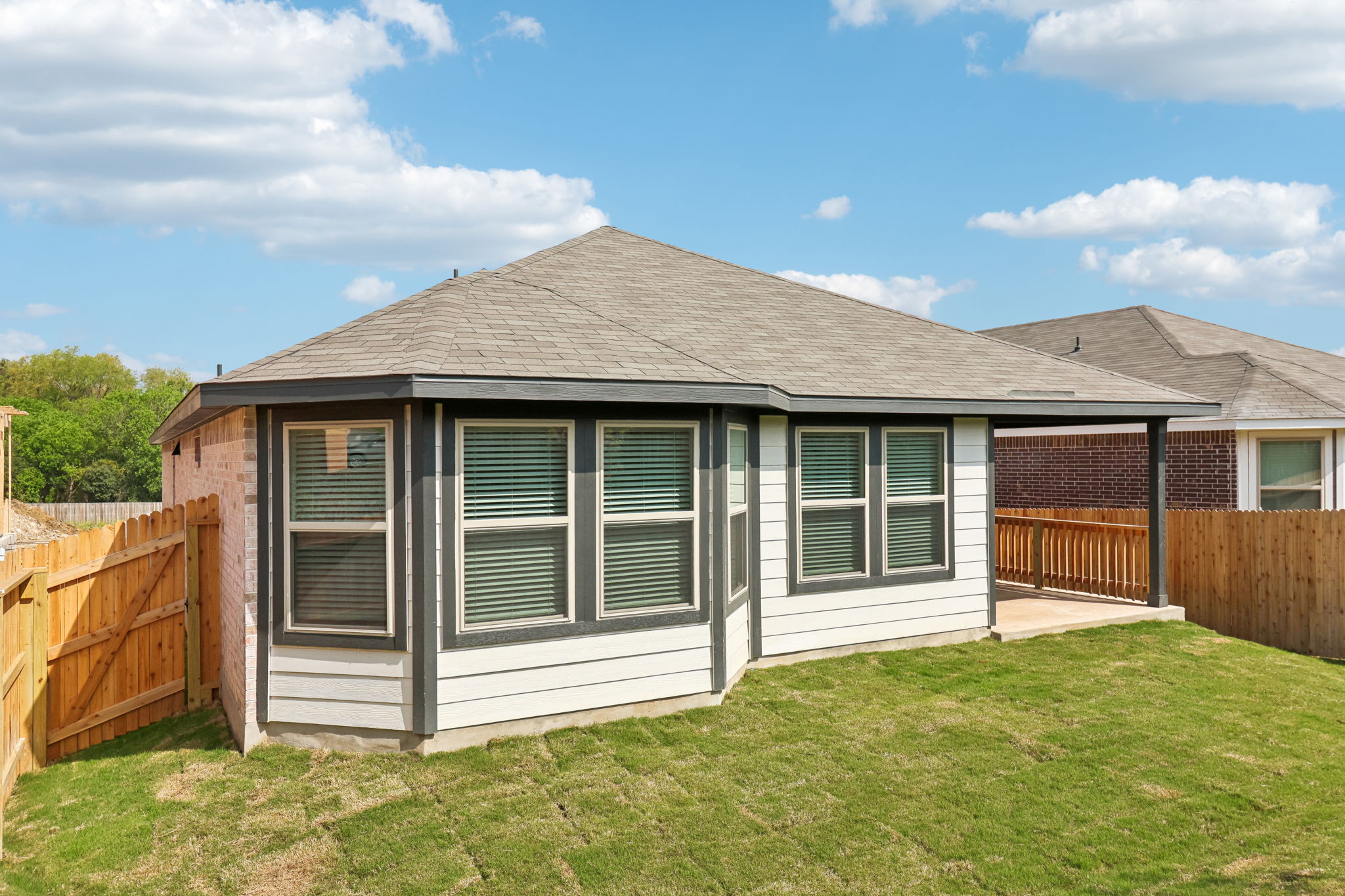 San Antonio - East Community - Comanche Ridge - 6318 Comanche Coyote, San Antonio, TX 78247 - 041