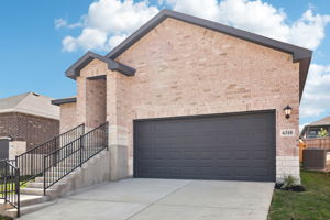 San Antonio - East Community - Comanche Ridge - 6318 Comanche Coyote, San Antonio, TX 78247 - 003