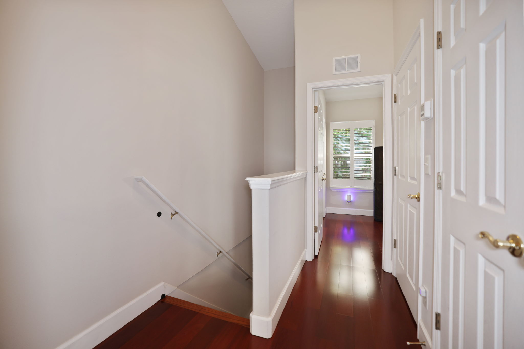 Stairs 2nd Floor - 495A9376 (1)