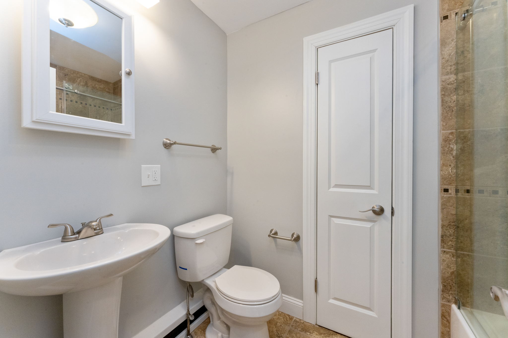 632 Cheswick Rd, Philadelphia, PA 19128, USA Photo 23