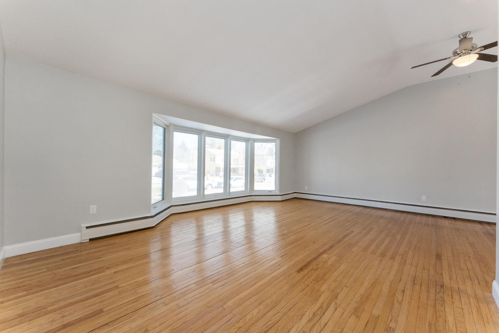 632 Cheswick Rd, Philadelphia, PA 19128, USA Photo 9