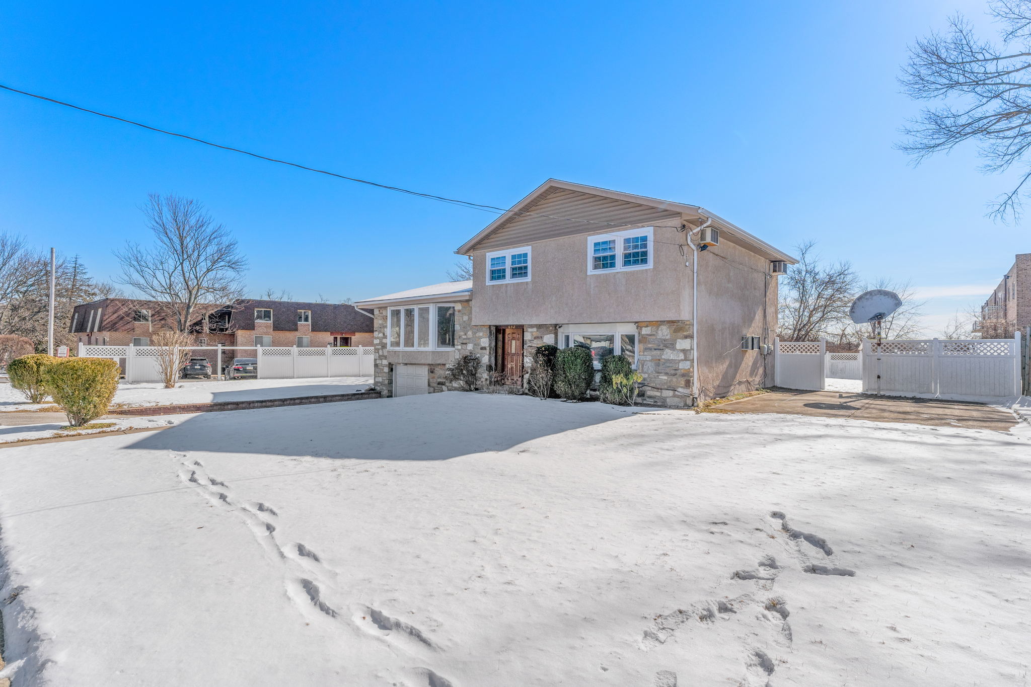 632 Cheswick Rd, Philadelphia, PA 19128, USA Photo 3