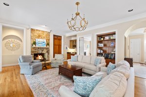 Built-in book case and 10' ceilings.