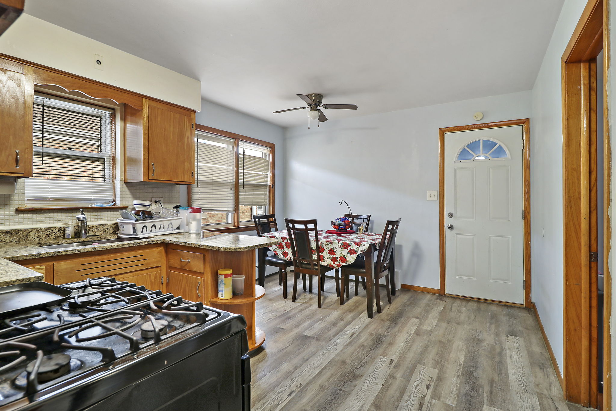 2nd floor Kitchen/Dinette