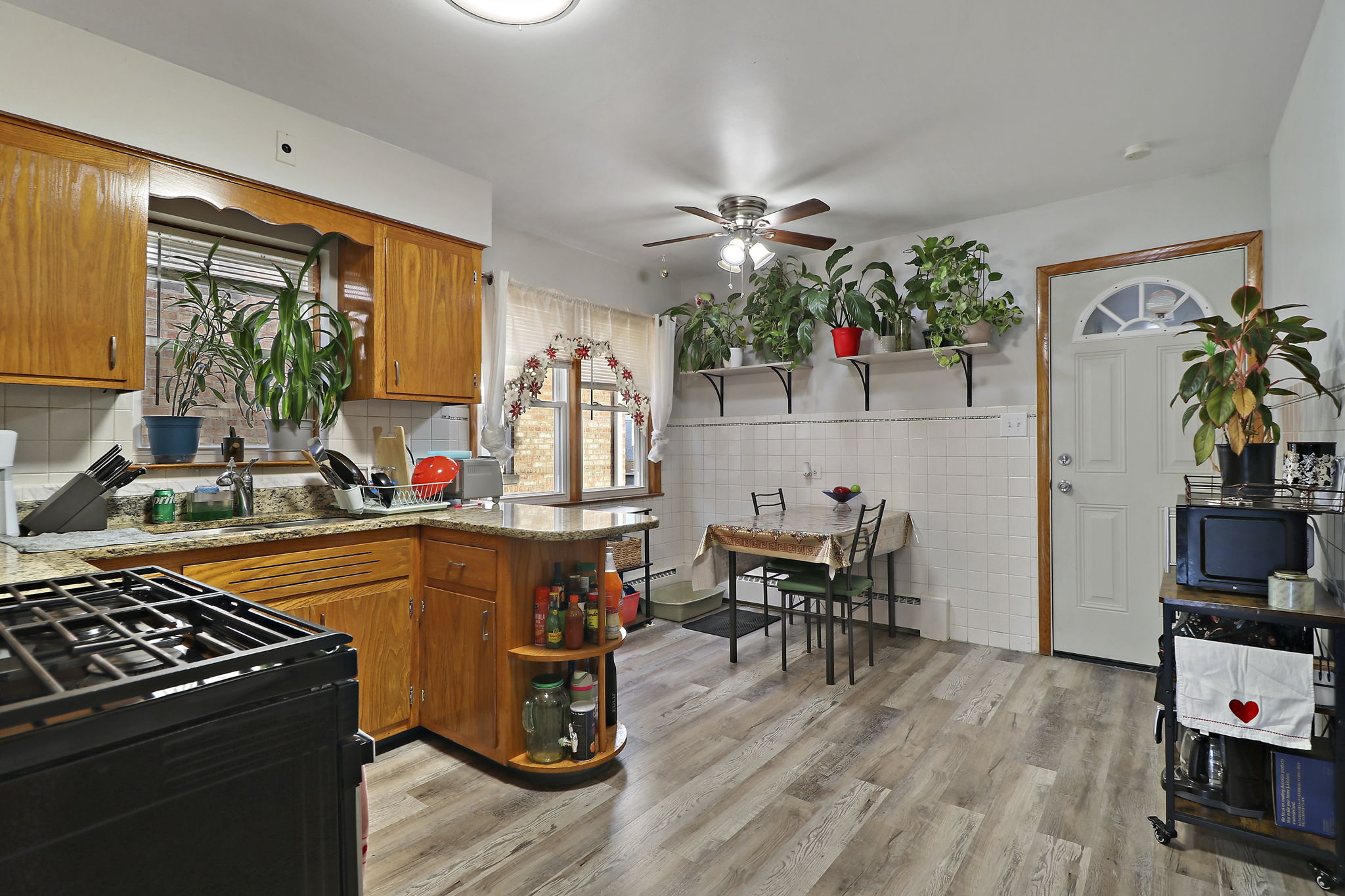 1st floor Kitchen/Dinette