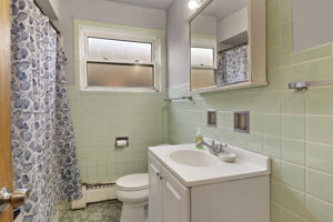 2nd floor Bathroom