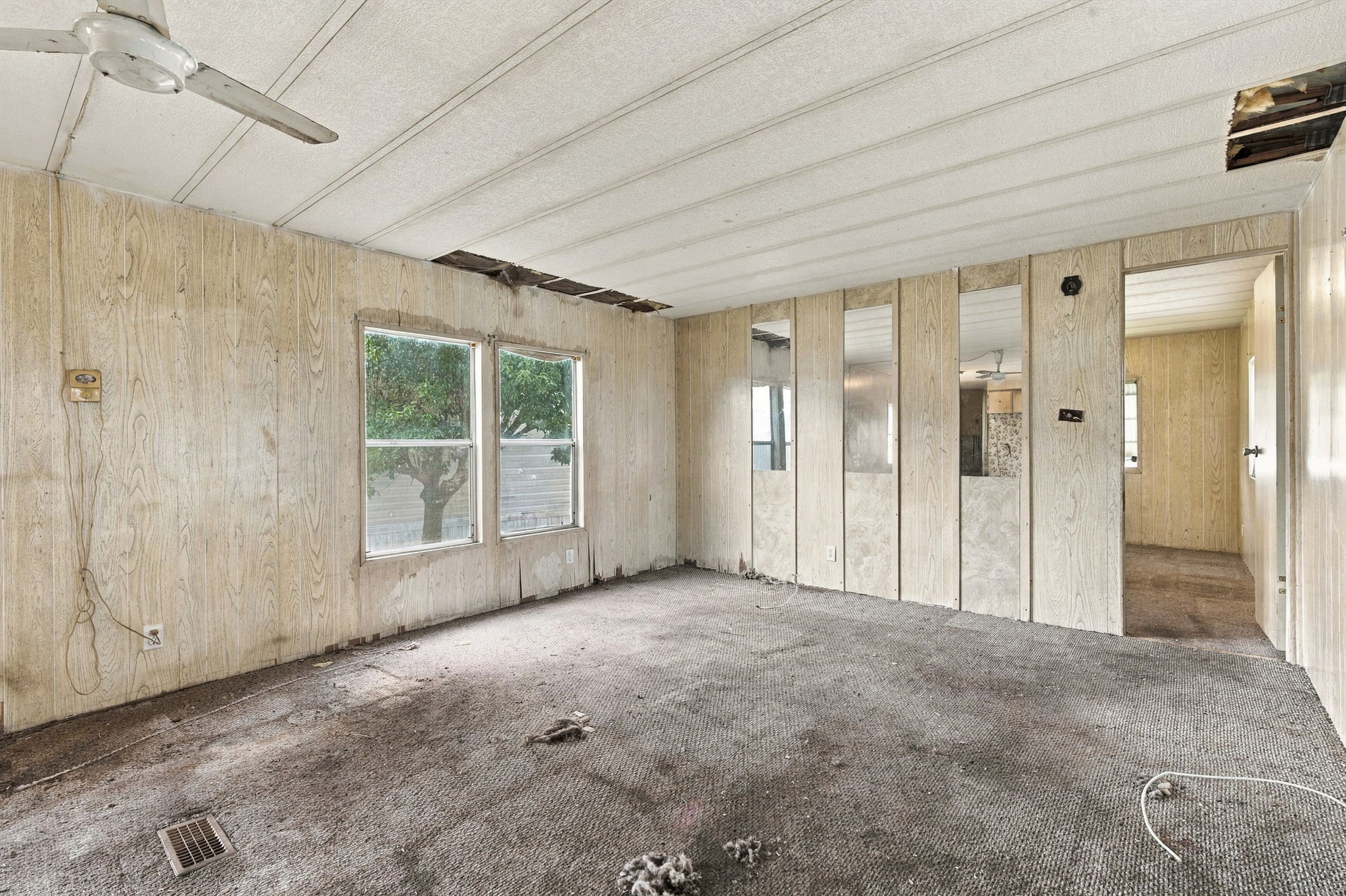 Interiors (1)