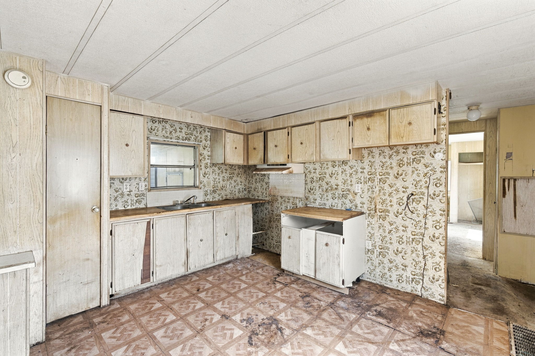 Interiors (9)