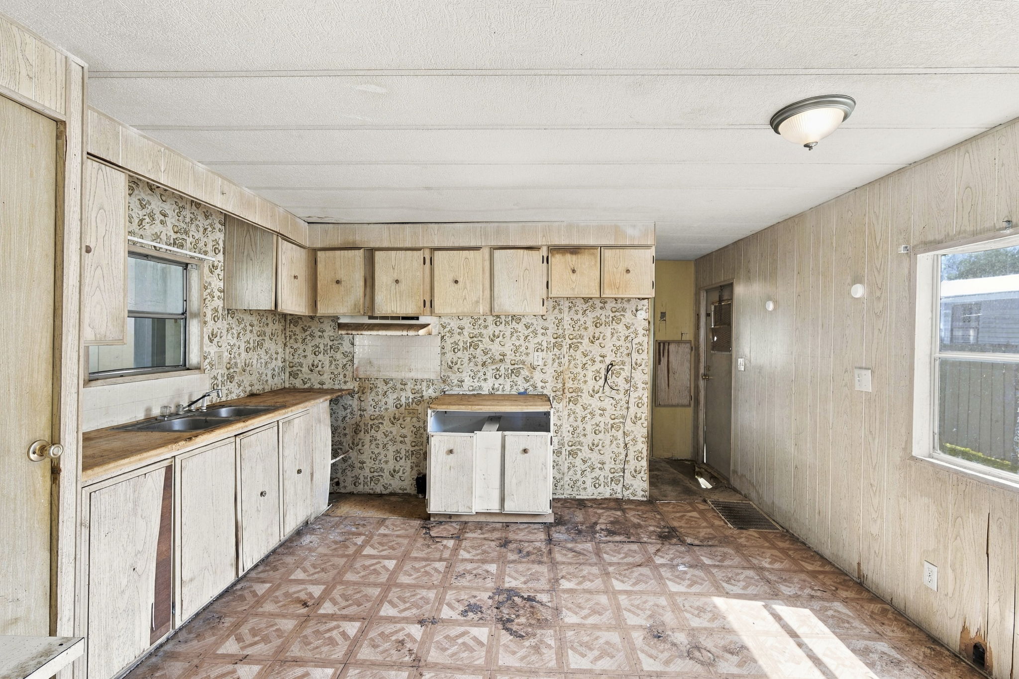 Interiors (10)