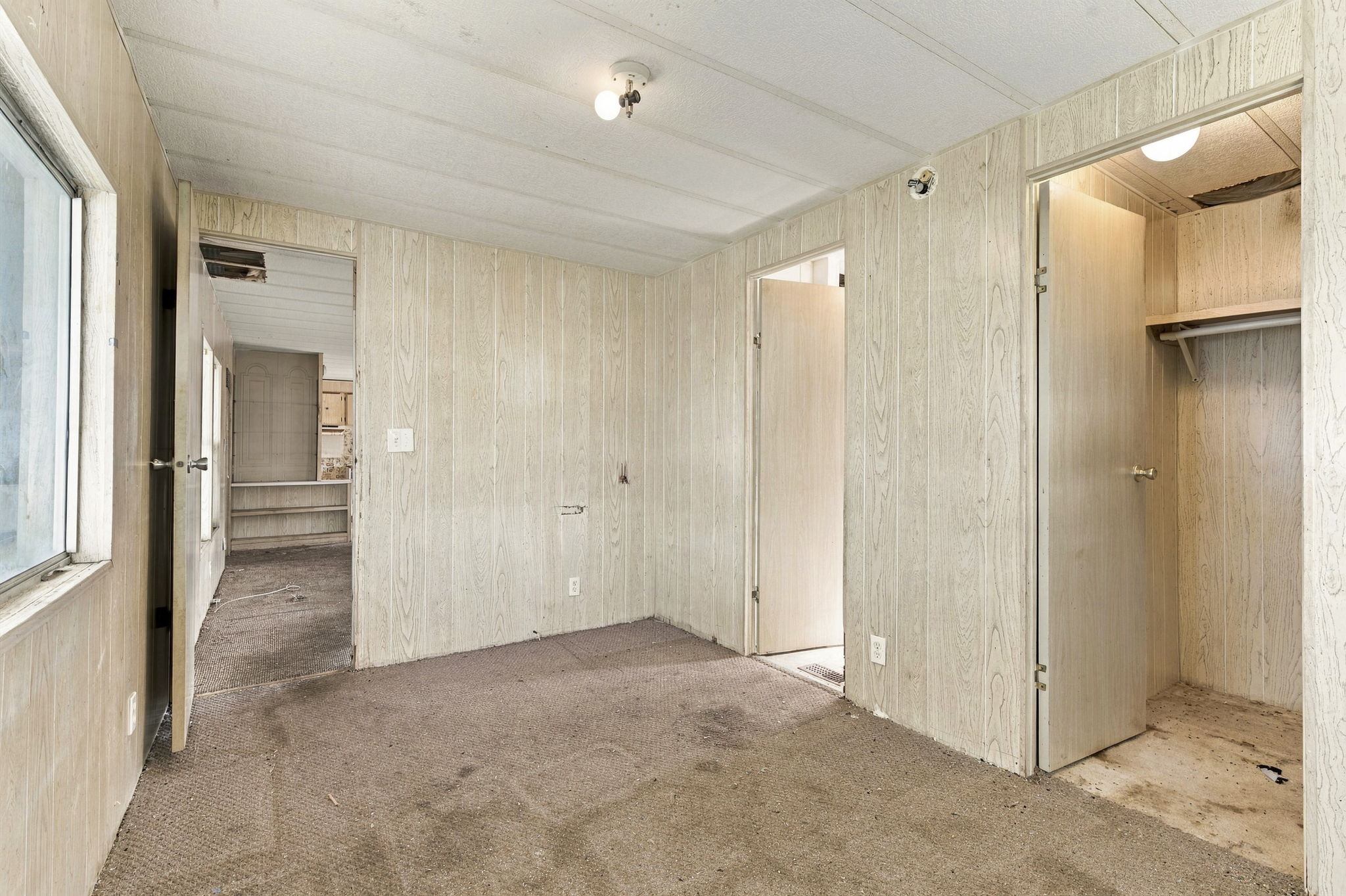 Interiors (18)