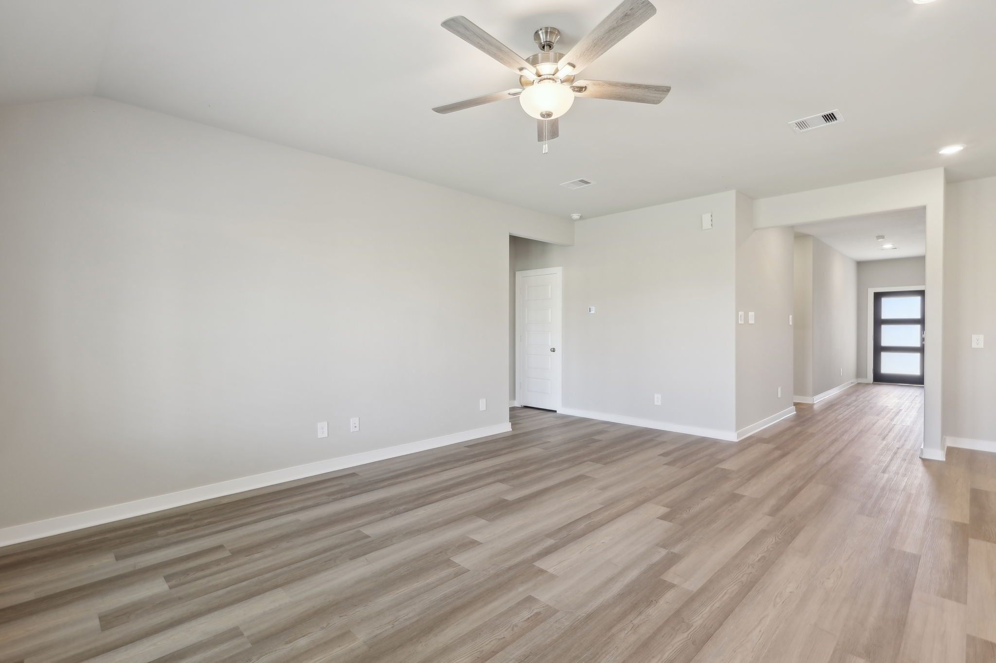 Houston - Wall Street Village - 6323 Brazos Trl Dr, Richmond, TX 77469 - 007