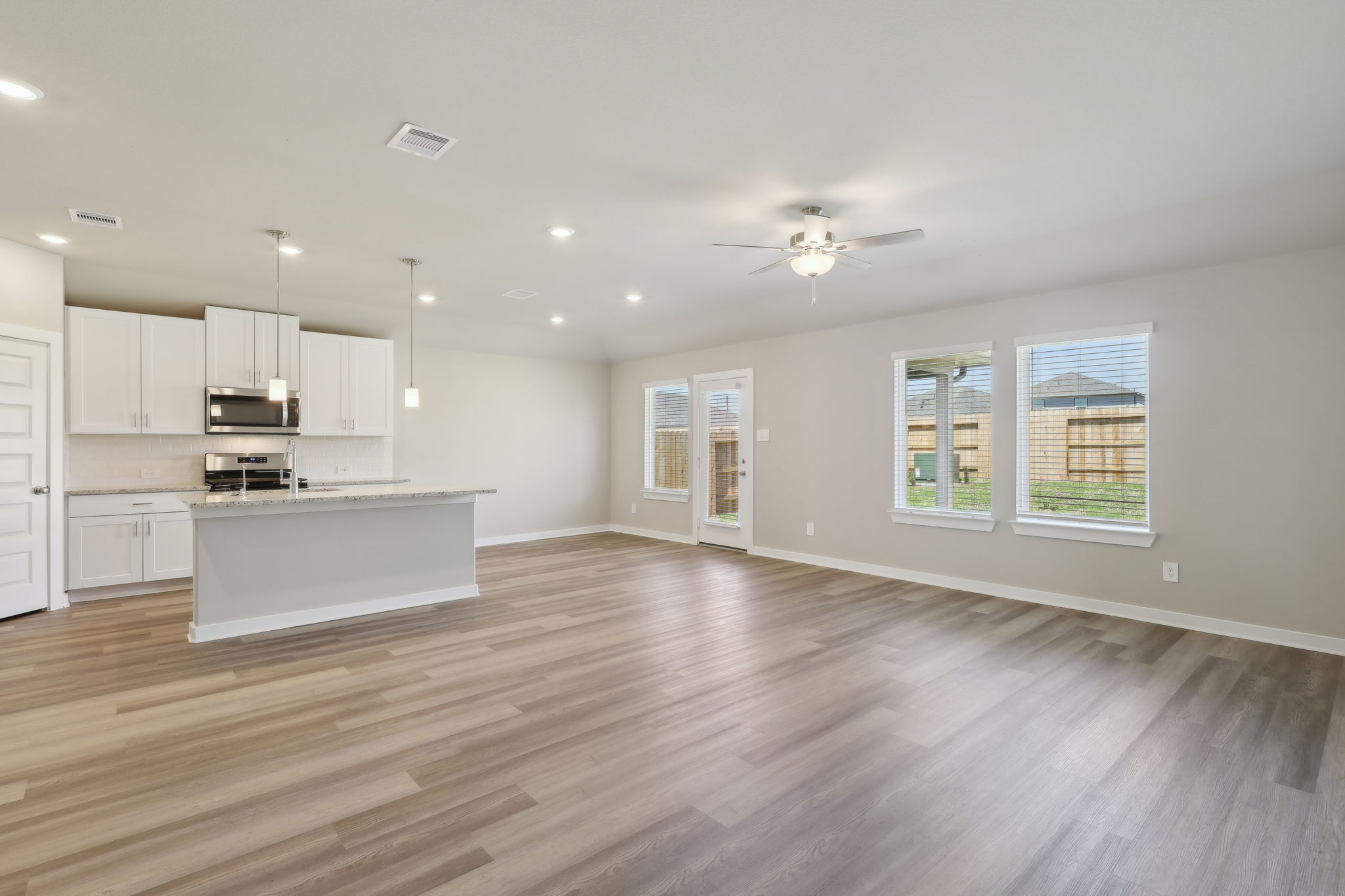 Houston - Wall Street Village - 6323 Brazos Trl Dr, Richmond, TX 77469 - 008