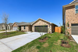 Houston - Wall Street Village - 6323 Brazos Trl Dr, Richmond, TX 77469 - 002