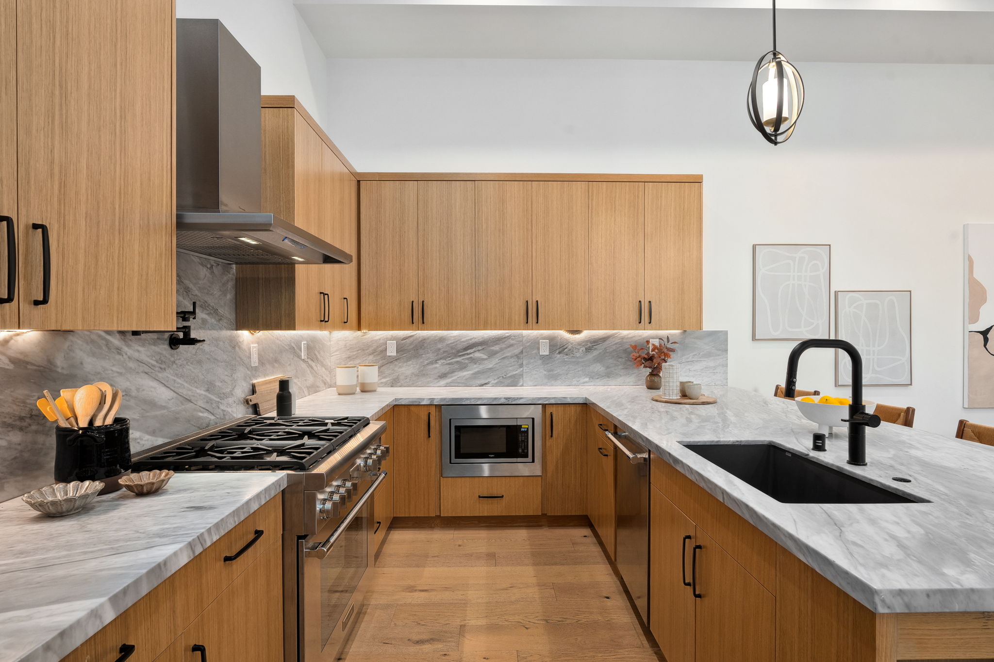 6325 Primrose Avenue-18