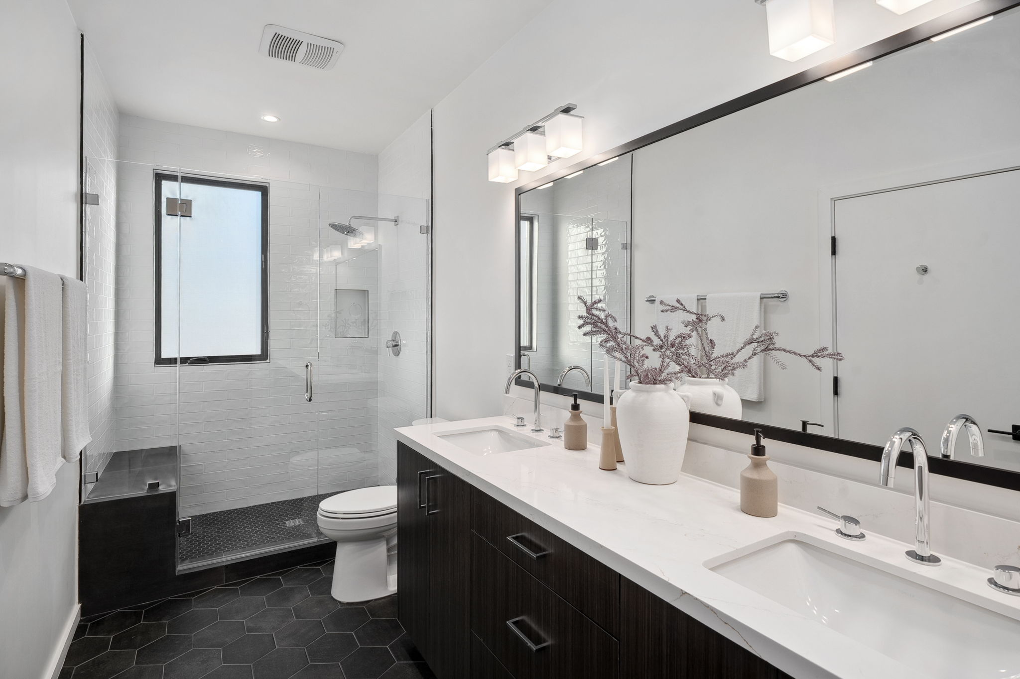 6325 Primrose Avenue-26