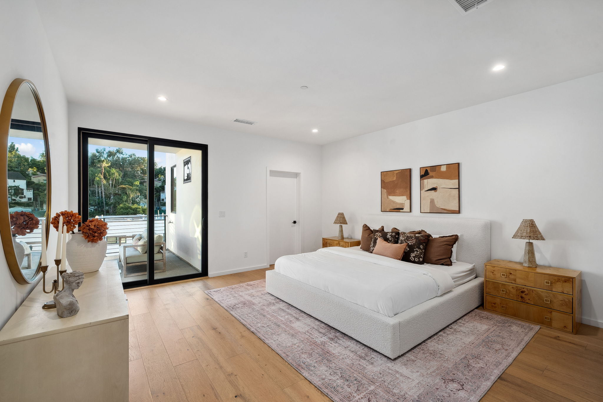 6325 Primrose Avenue-34