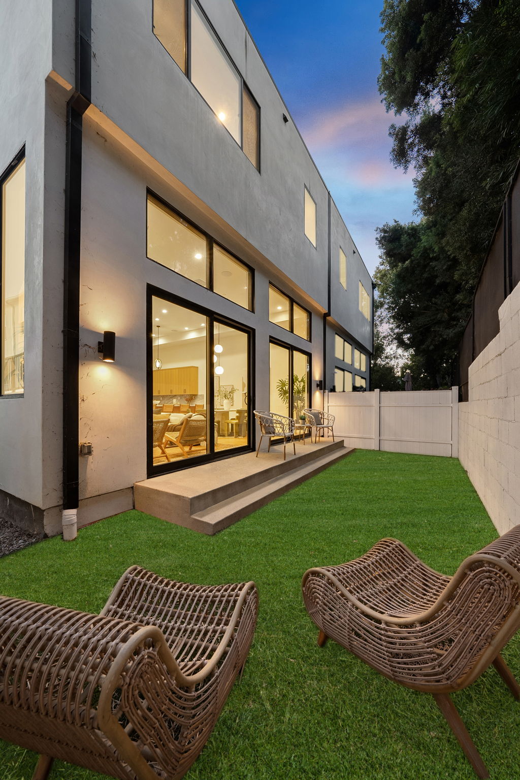 6325 Primrose Avenue-48