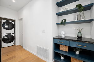 6325 Primrose Avenue-21