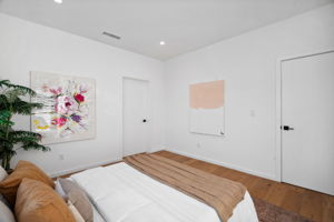 6325 Primrose Avenue-23