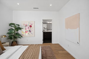 6325 Primrose Avenue-24