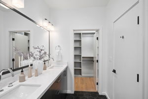 6325 Primrose Avenue-27