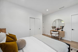 6325 Primrose Avenue-30